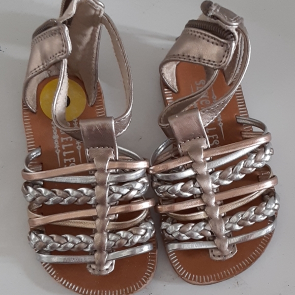 Girls toddler sandles - Picture 3 of 3